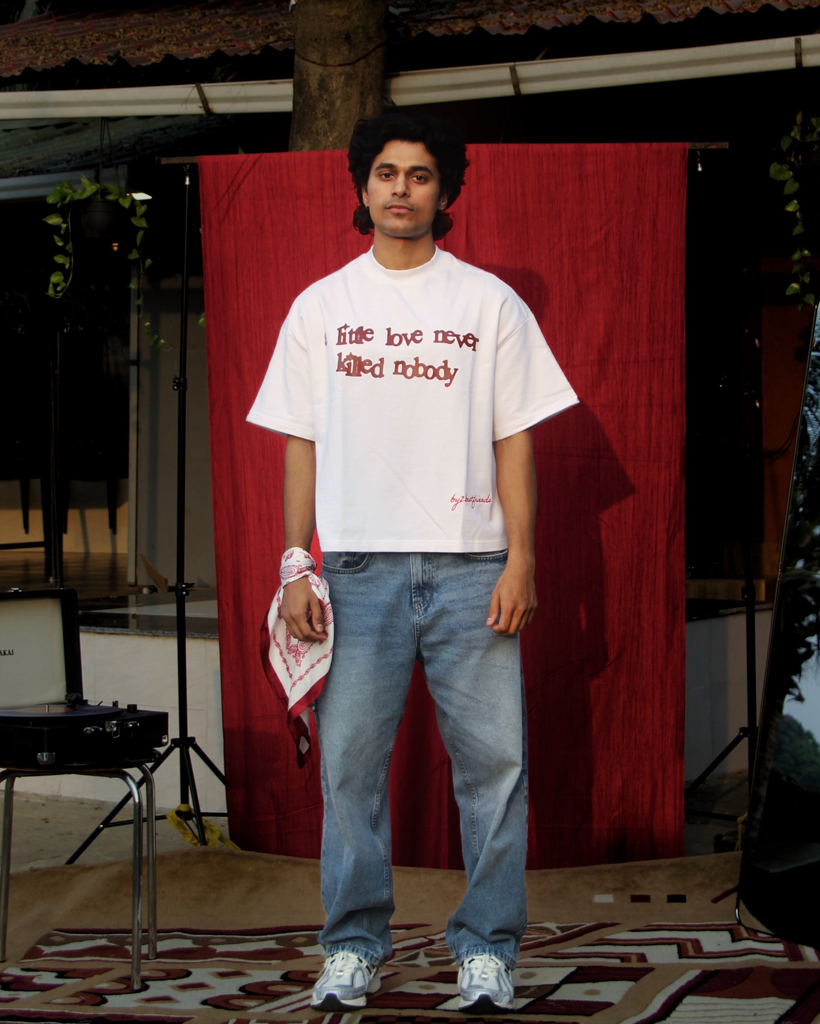 A LITTLE LOVE NEVER KILLED NOBODY (BOX-FIT)