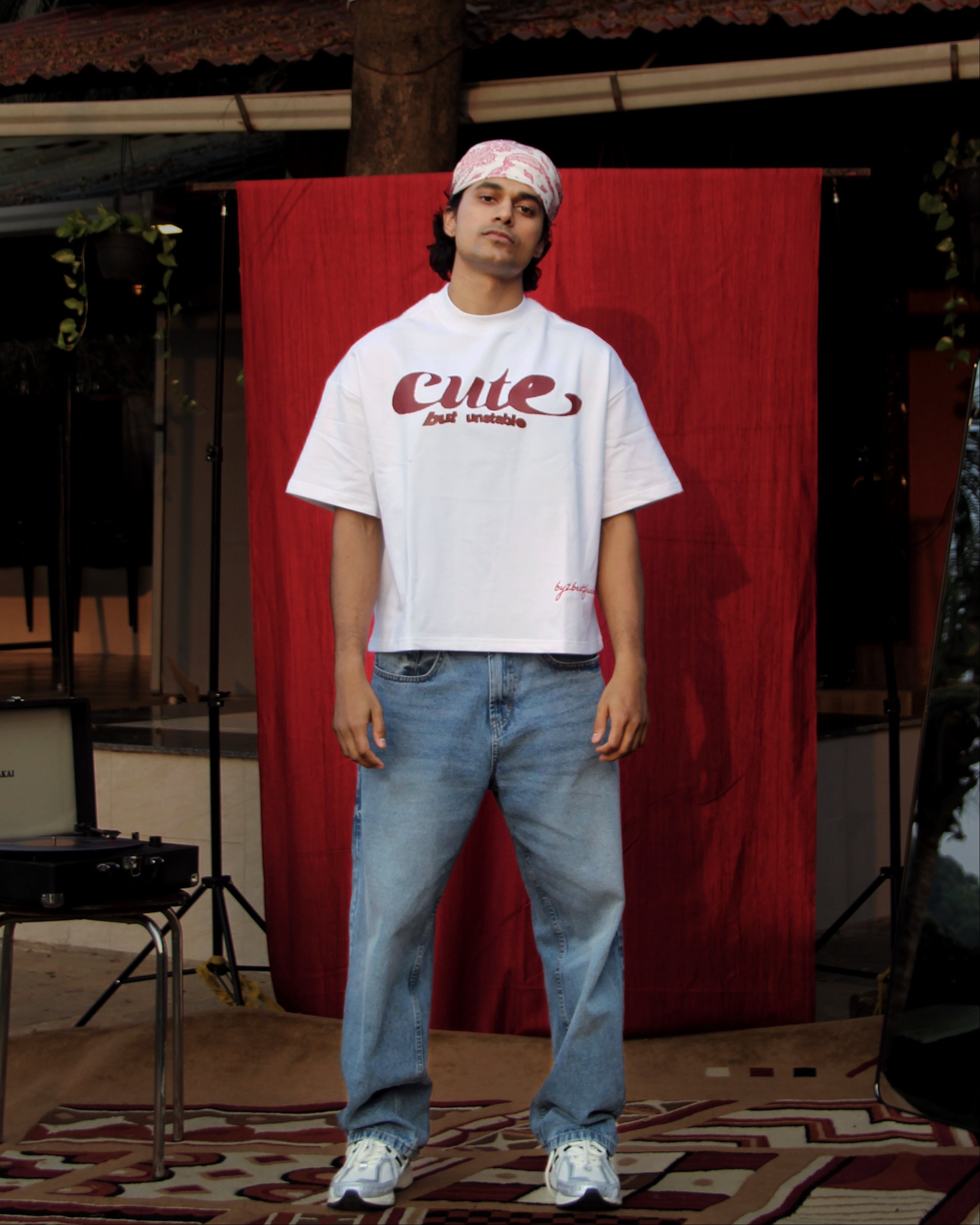 CUTE BUT UNSTABLE (BOX-FIT)